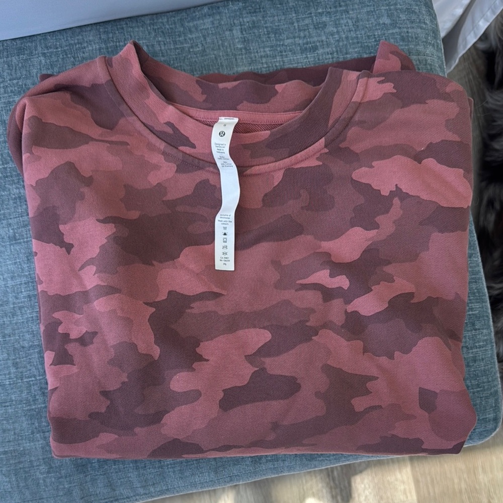 Lululemon Camouflage pullover - red Camo